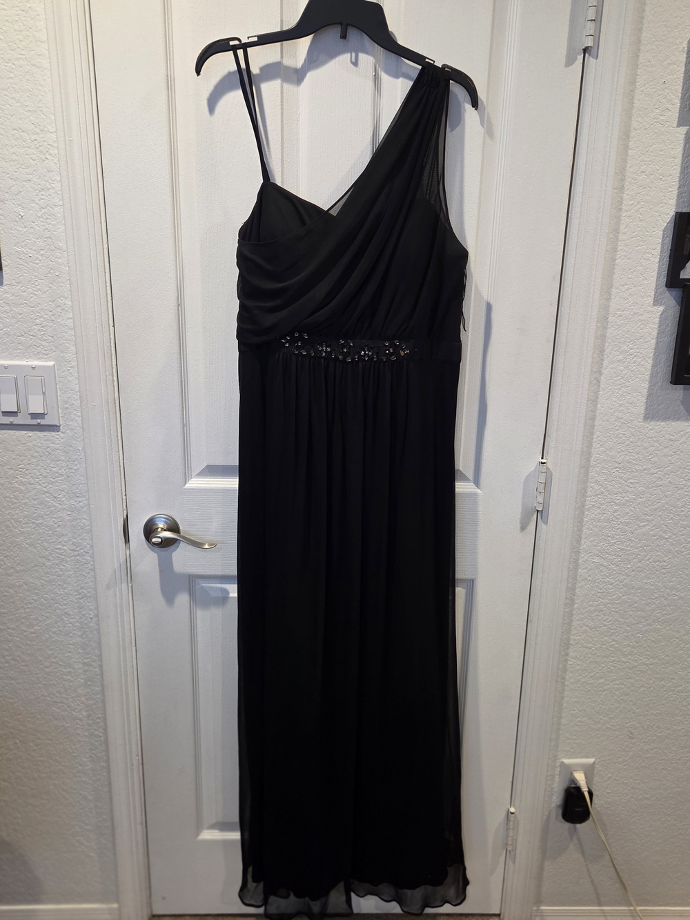 Black One-Shoulder Evening Gown